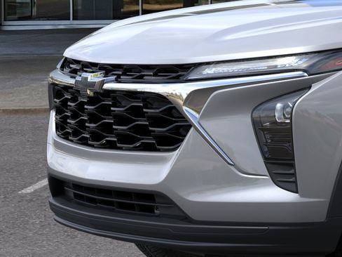 New 2026 Chevrolet Trax LS w/ LS Convenience Package FWD image 14