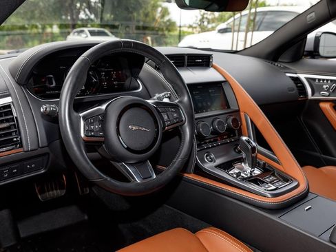 Used 2023 Jaguar F-TYPE Coupe RWD image 9