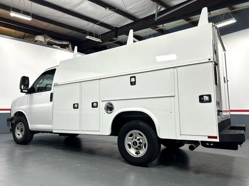 Used 2020 GMC Savana 3500 w/ Power Convenience Package image 4
