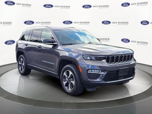 Used 2023 Jeep Grand Cherokee 4WD 4xe image 7