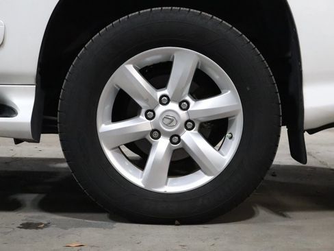 Used 2014 Lexus GX 460 image 4