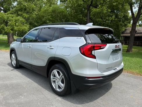 Used 2019 GMC Terrain SLE w/ Driver Convenience Package FWD image 8