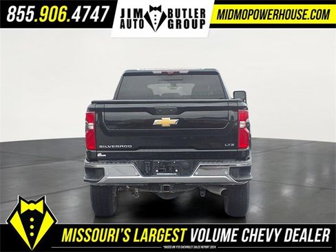 Used 2022 Chevrolet Silverado 2500 LTZ w/ LTZ Convenience Package image 28