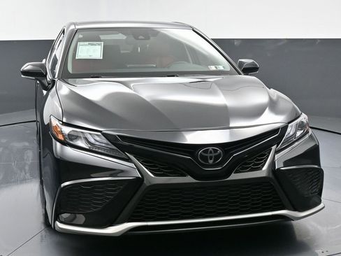 Used 2022 Toyota Camry XSE image 4