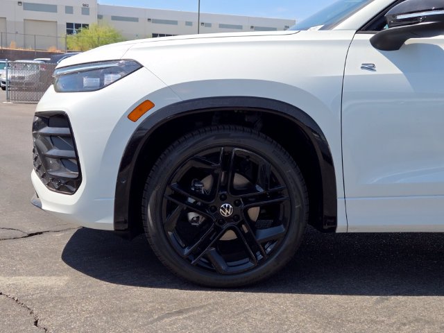 New 2026 Volkswagen Tiguan SE R-Line FWD image 5