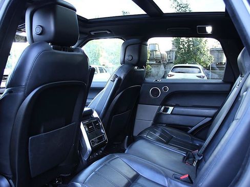 Used 2018 Land Rover Range Rover Sport HSE AWD/4WD image 10
