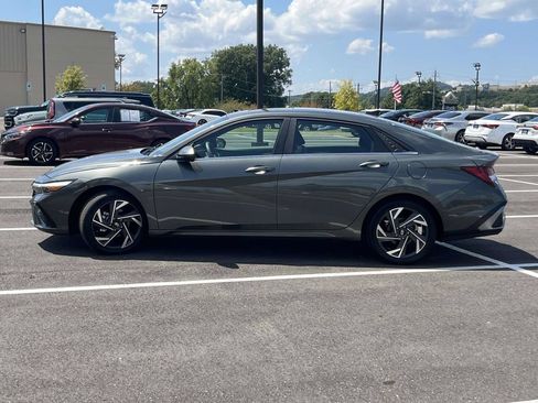 Certified 2024 Hyundai Elantra SEL w/ Convenience Package FWD image 6