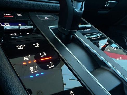 Used 2023 Porsche Macan Turbo image 23