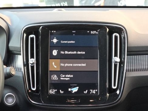 Used 2022 Volvo XC40 T5 R-Design w/ Protection Package Premier image 13