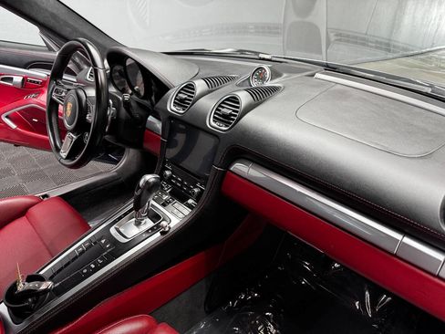 Used 2018 Porsche 718 Cayman GTS image 37