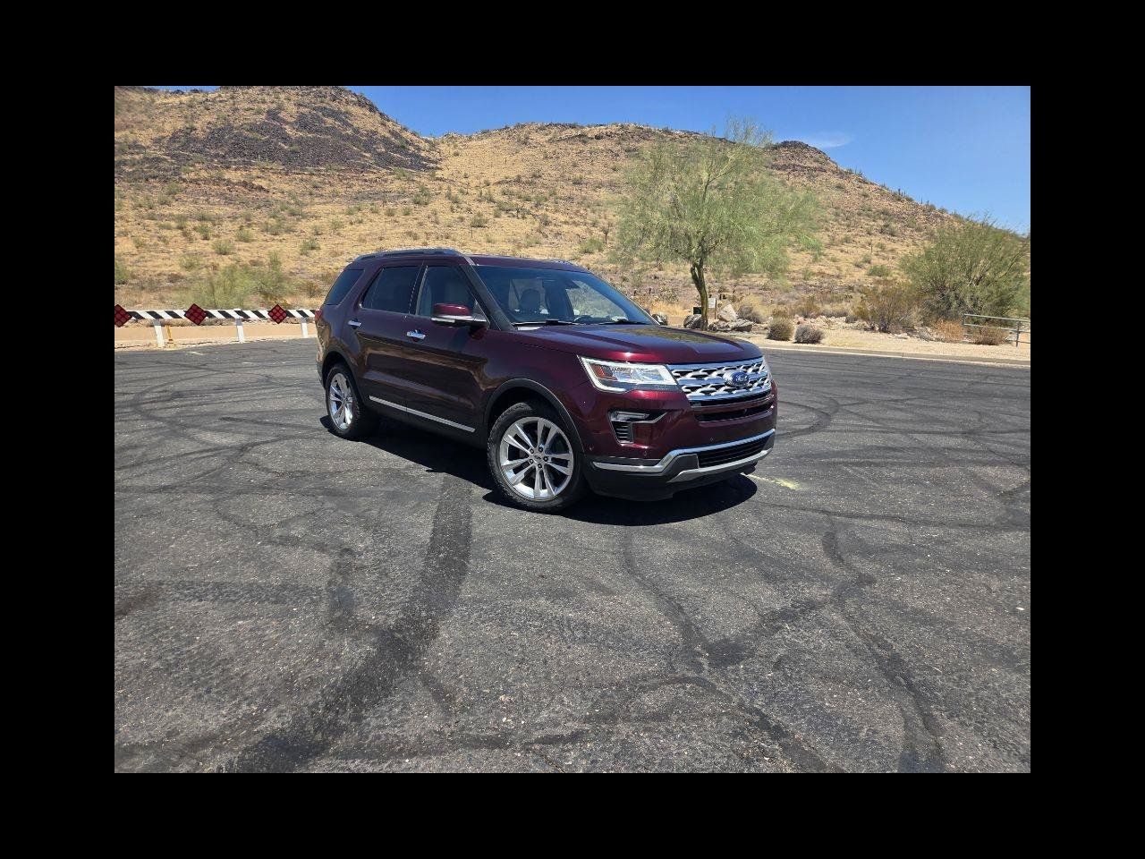 Used 2018 Ford Explorer Limited w/ Equipment Group 301A FWD image 2