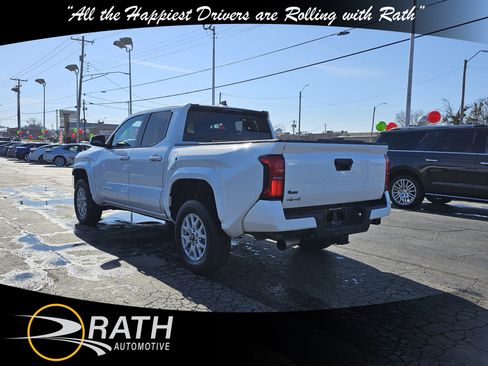 Used 2024 Toyota Tacoma SR5 image 8