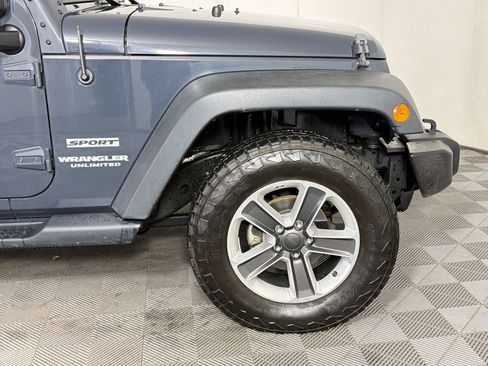 Used 2017 Jeep Wrangler Unlimited Sport w/ Quick Order Package 24S AWD/4WD image 12
