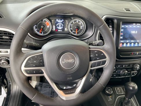 Used 2022 Jeep Cherokee Latitude w/ Sun & Sound Group image 11