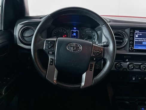 Used 2020 Toyota Tacoma TRD Off-Road image 15