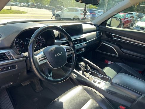 Used 2022 Kia Telluride S FWD image 4