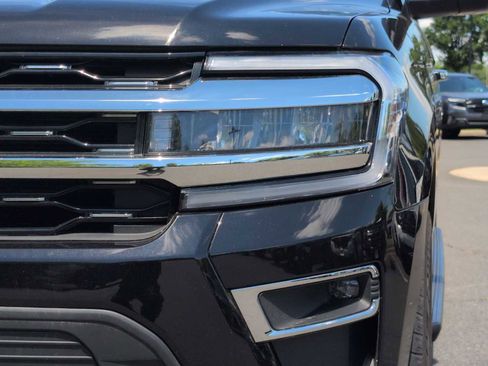 Used 2024 Ford Expedition Max Limited AWD/4WD image 11