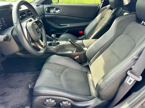 Used 2024 Nissan Z Performance w/ Floor Mat Package RWD image 11
