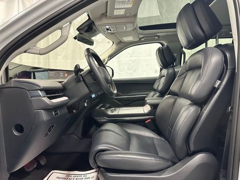 Used 2025 Lincoln Navigator Reserve image 14