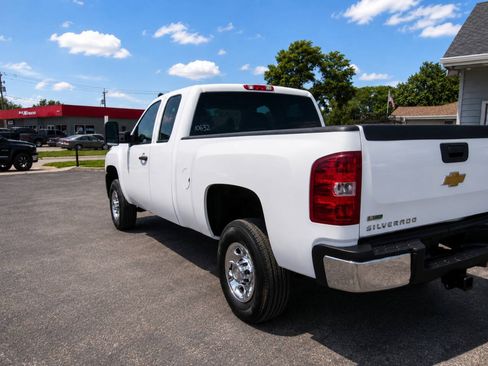 Used 2009 Chevrolet Silverado 2500 W/T AWD/4WD image 3