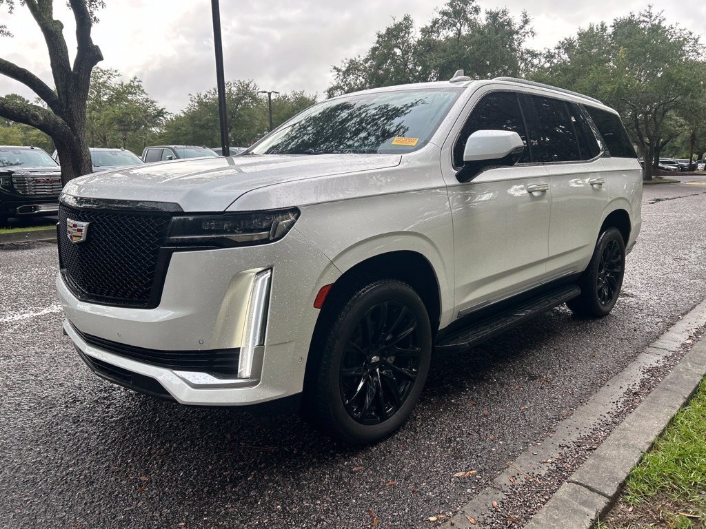 Used 2021 Cadillac Escalade Premium Luxury RWD image 2