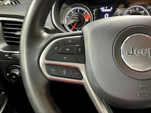 Used 2020 Jeep Cherokee Latitude Plus image 11