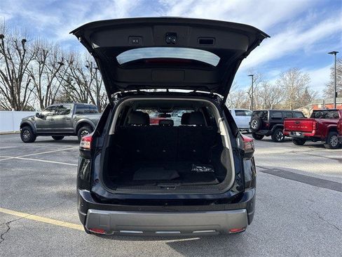 Used 2024 Nissan Rogue SL image 29