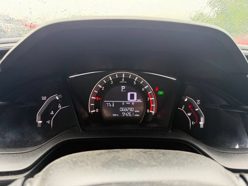 Used 2018 Honda Civic Sport image 9