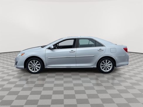 Used 2014 Toyota Camry XLE w/ Leather Package image 23