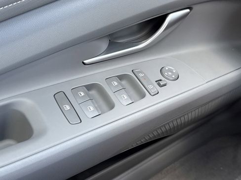 New 2026 Hyundai Elantra SEL Sport FWD image 16