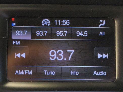 Used 2017 Jeep Cherokee Latitude w/ Comfort & Sound Group image 25