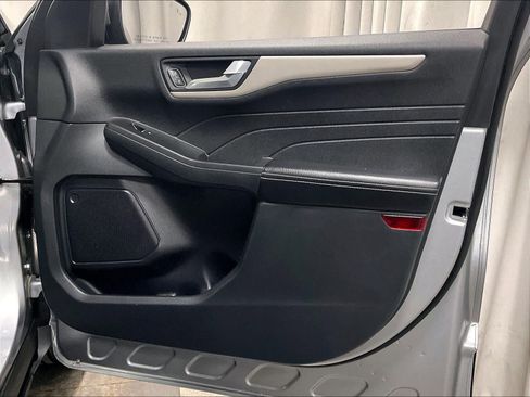 Used 2022 Ford Escape SEL w/ Technology Package image 12