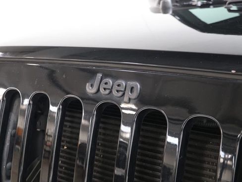 Used 2017 Jeep Wrangler Unlimited Sport w/ Quick Order Package 24S AWD/4WD image 11