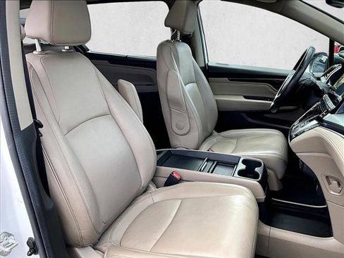 Used 2024 Honda Odyssey Touring image 9
