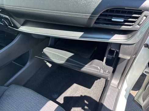 Used 2023 Nissan Rogue SV FWD image 39