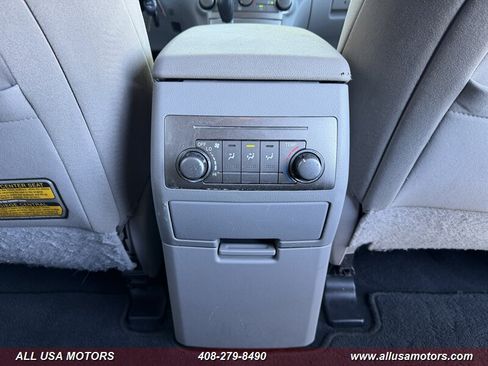 Used 2013 Toyota Highlander Plus AWD/4WD image 28