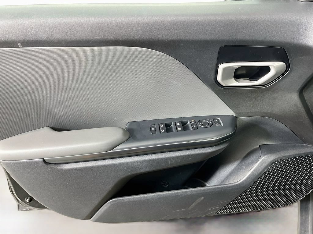 Used 2025 Kia K4 FWD image 25