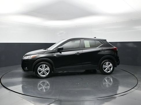 Used 2025 Nissan Kicks Play S FWD image 3