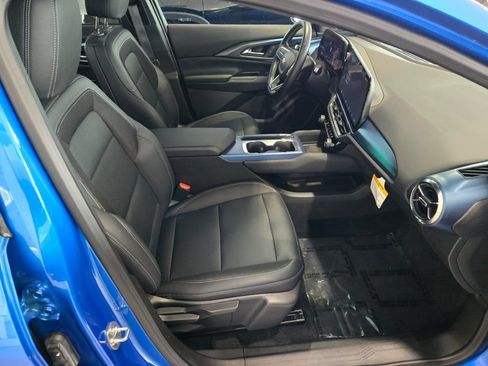 Certified 2024 Chevrolet Equinox EV LT FWD image 6