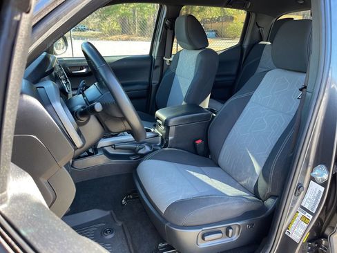 Used 2023 Toyota Tacoma TRD Off-Road image 19