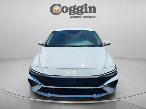 New 2026 Hyundai Elantra SE w/ Cargo Package FWD image 8