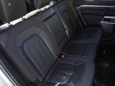Used 2020 Land Rover Defender 110 SE image 27
