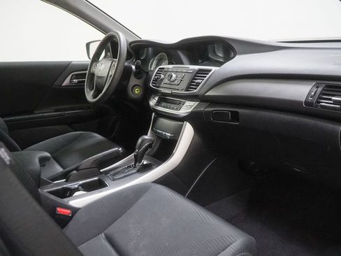 Used 2015 Honda Accord LX image 29