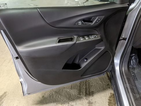 Used 2023 Chevrolet Equinox LT FWD image 9