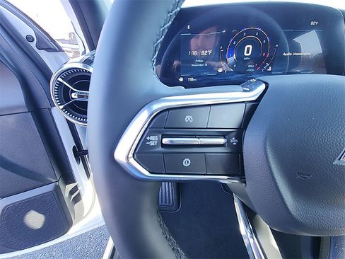 New 2026 Chevrolet Equinox LT w/ Convenience Package II image 18