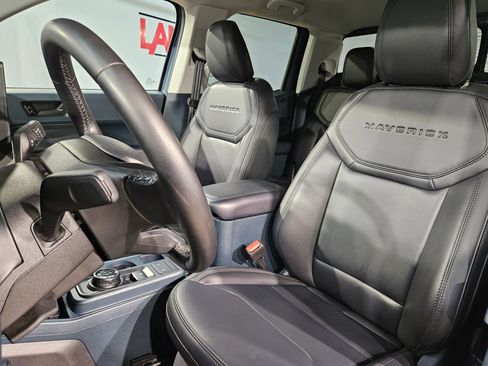Used 2025 Ford Maverick Lariat w/ Black Appearance Package AWD/4WD image 24