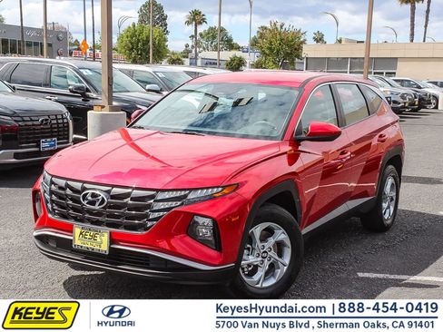 Certified 2023 Hyundai Tucson SE AWD/4WD image 1