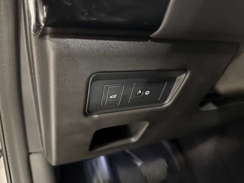 Used 2019 Land Rover Discovery HSE Luxury AWD/4WD image 18