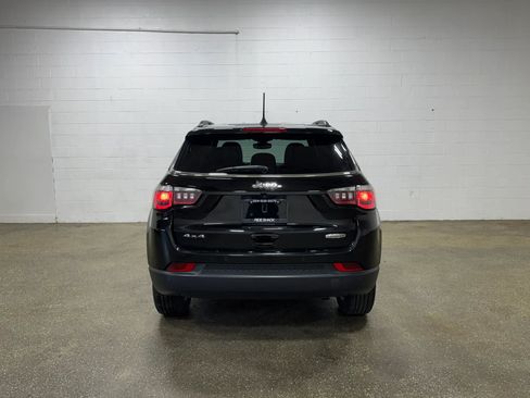 Used 2020 Jeep Compass Latitude w/ Popular Equipment Group AWD/4WD image 4