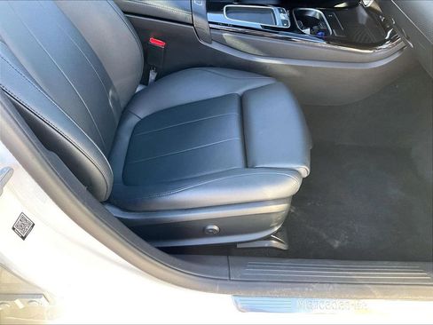 Used 2025 Mercedes-Benz CLA 250 4MATIC image 36